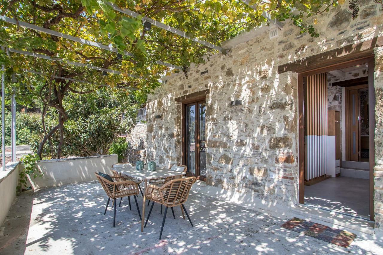 Stairs Homes & Suites Kamaria  외부 사진