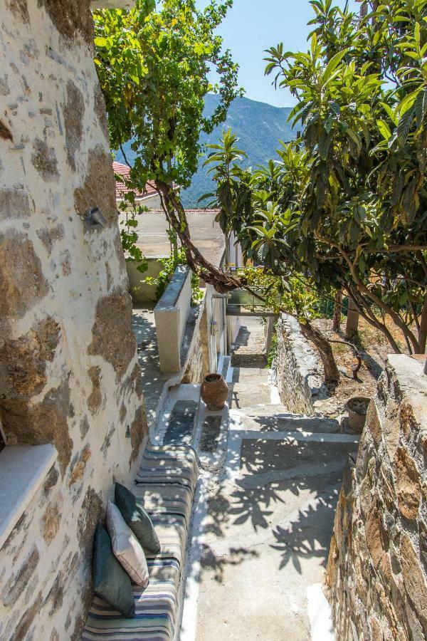 Stairs Homes & Suites Kamaria  외부 사진